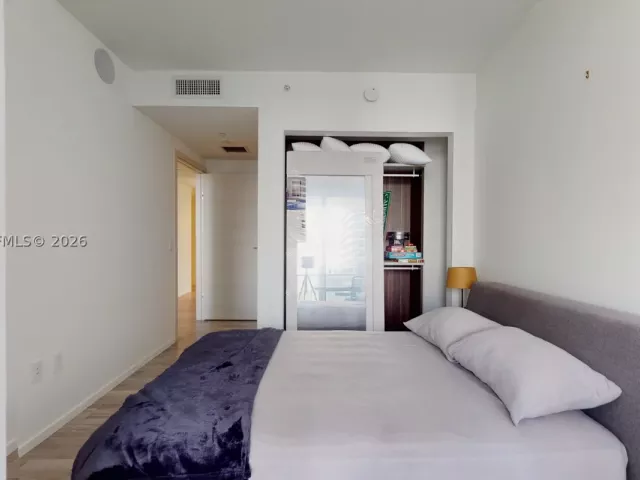 3-bedroom condo for rent in Miami - 801 S Miami Ave 2601 - MondialRealty