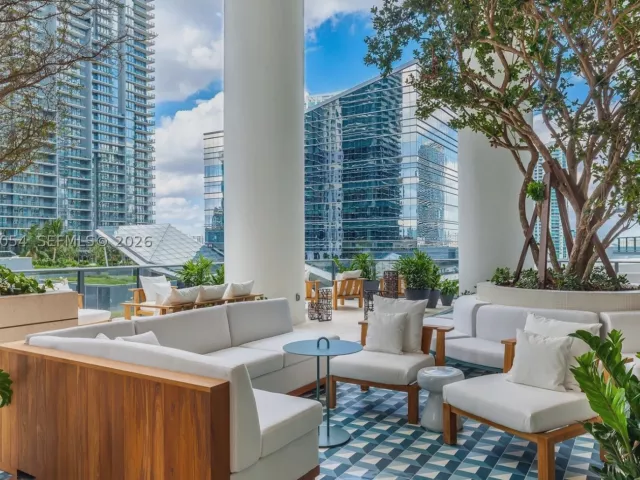 3-bedroom condo for rent in Miami - 801 S Miami Ave 2601 - MondialRealty