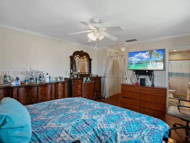 5-bedroom home for sale in Pembroke Pines - 2251 NW 87th Ave - MondialRealty