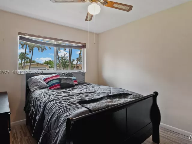 5-bedroom home for sale in Pembroke Pines - 2251 NW 87th Ave - MondialRealty