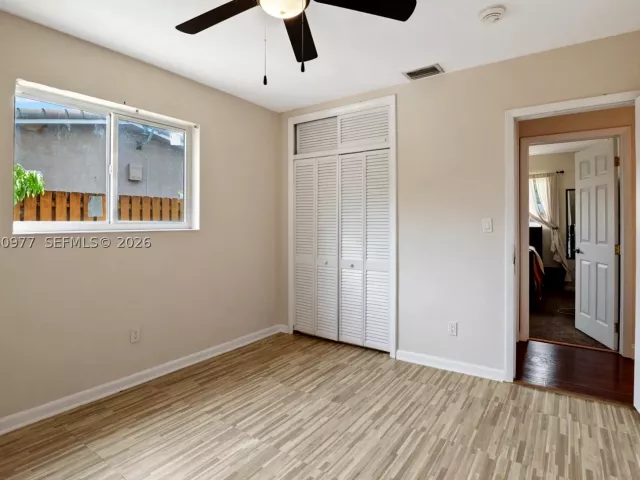 5-bedroom home for sale in Pembroke Pines - 2251 NW 87th Ave - MondialRealty