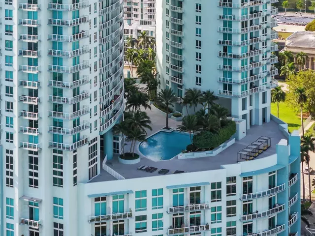 2-bedroom condo for rent in Miami - 1900 N Bayshore Drive 3702 - MondialRealty