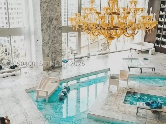 1-bedroom condo for rent in Miami - 475 Brickell Ave 1012 - MondialRealty