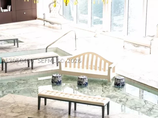 1-bedroom condo for rent in Miami - 475 Brickell Ave 1012 - MondialRealty