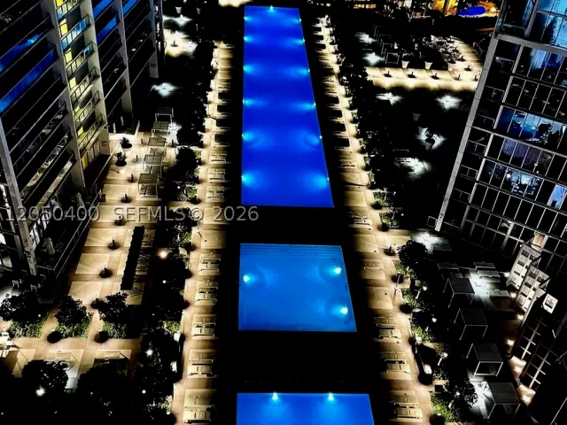 1-bedroom condo for rent in Miami - 475 Brickell Ave 1012 - MondialRealty