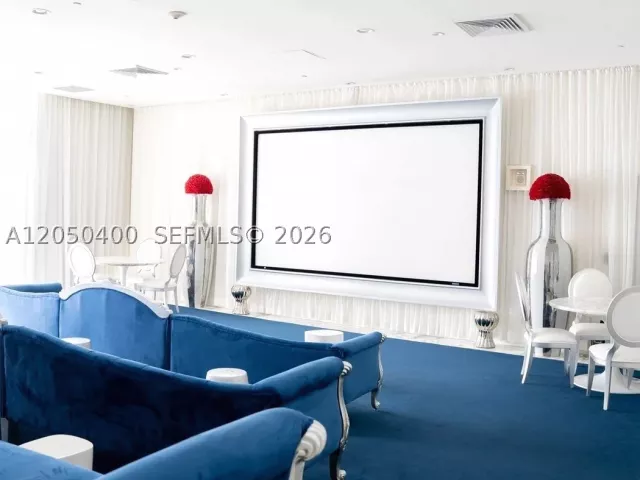 1-bedroom condo for rent in Miami - 475 Brickell Ave 1012 - MondialRealty