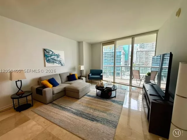 1-bedroom condo for rent in Miami - 475 Brickell Ave 1012 - MondialRealty