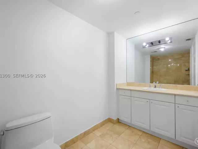 3-bedroom condo for rent in Aventura - 20201 E Country Club Dr 1502 - MondialRealty