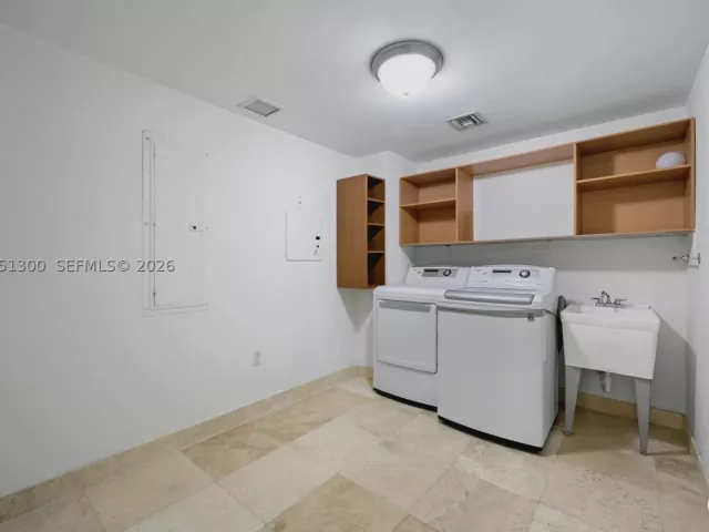 3-bedroom condo for rent in Aventura - 20201 E Country Club Dr 1502 - MondialRealty