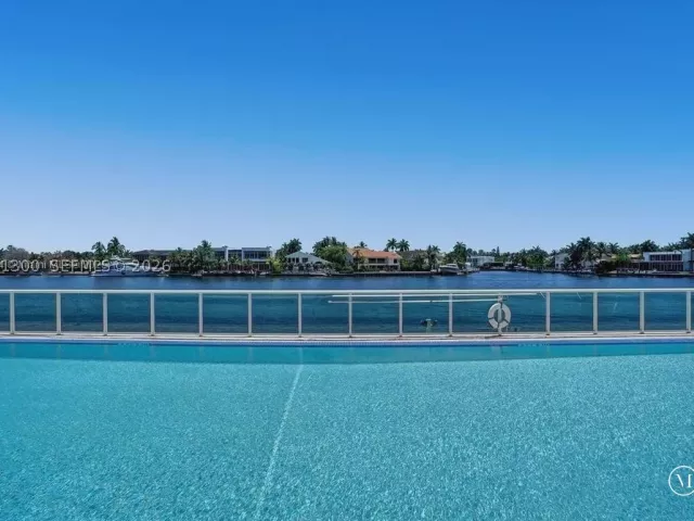 3-bedroom condo for rent in Aventura - 20201 E Country Club Dr 1502 - MondialRealty