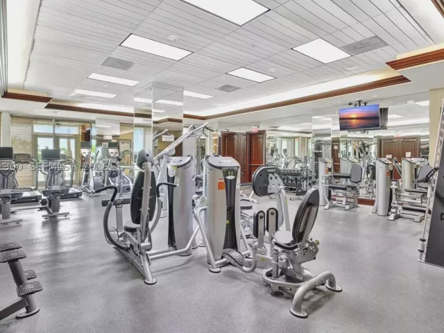 3-bedroom condo for rent in Aventura - 20201 E Country Club Dr 1502 - MondialRealty