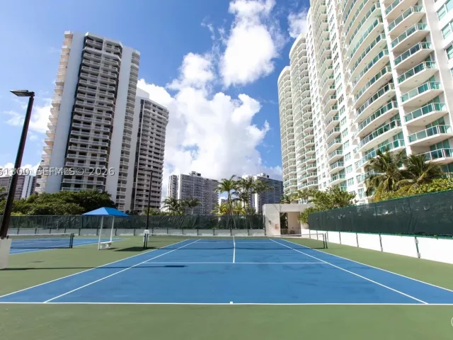 3-bedroom condo for rent in Aventura - 20201 E Country Club Dr 1502 - MondialRealty
