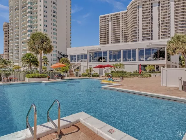 3-bedroom condo for rent in Aventura - 20201 E Country Club Dr 1502 - MondialRealty