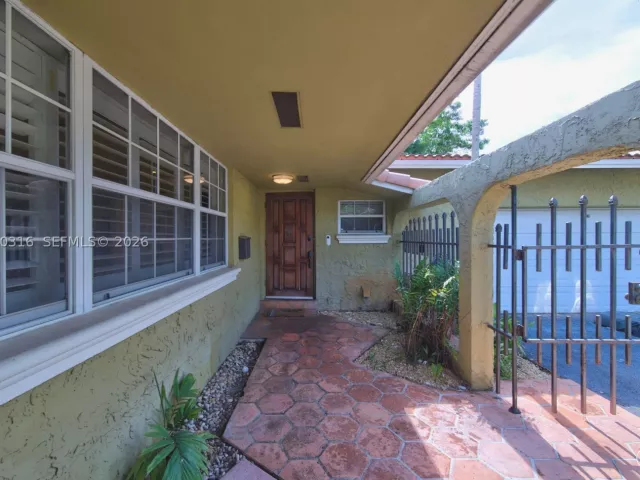 3-bedroom home for sale in Hollywood - 5300 Fillmore St - MondialRealty