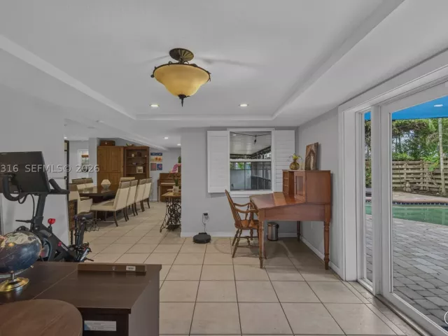 3-bedroom home for sale in Hollywood - 5300 Fillmore St - MondialRealty