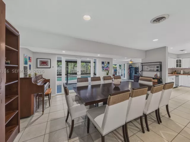 3-bedroom home for sale in Hollywood - 5300 Fillmore St - MondialRealty