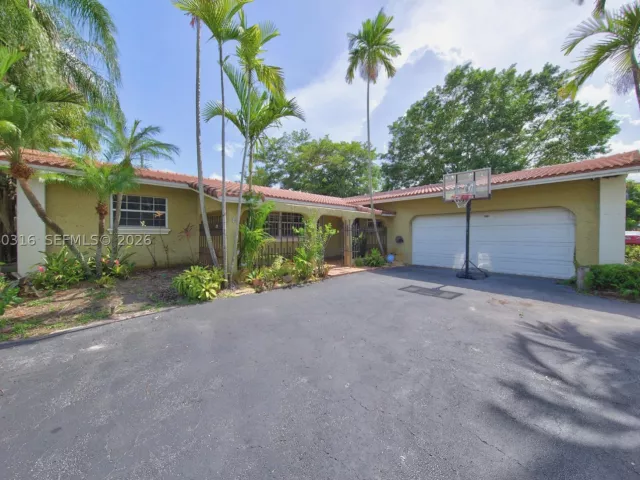 3-bedroom home for sale in Hollywood - 5300 Fillmore St - MondialRealty