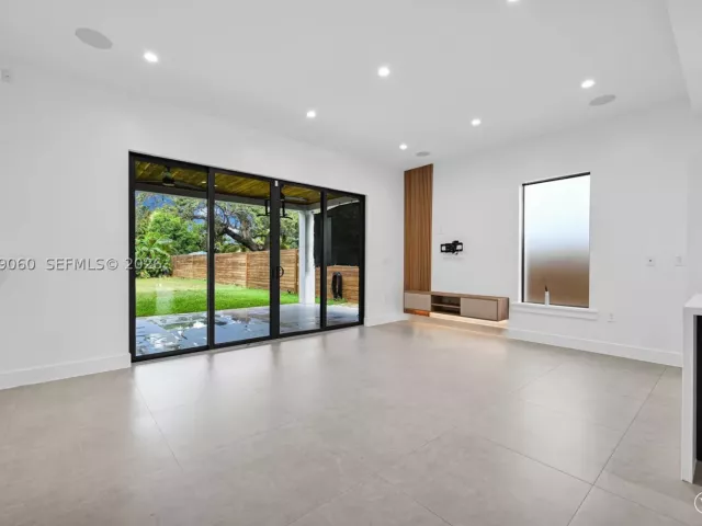 3-bedroom home for rent in Miami - 8871 SW 28th St - MondialRealty