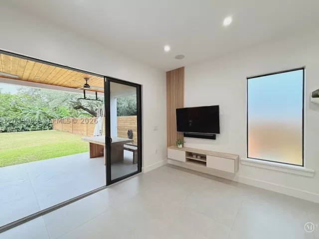 3-bedroom home for rent in Miami - 8871 SW 28th St - MondialRealty