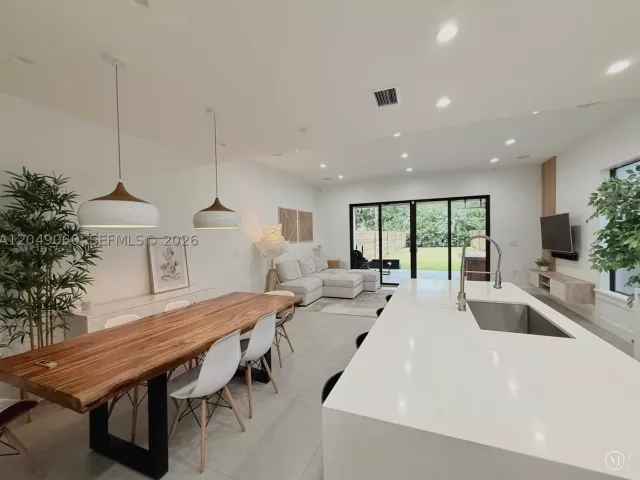 3-bedroom home for rent in Miami - 8871 SW 28th St - MondialRealty
