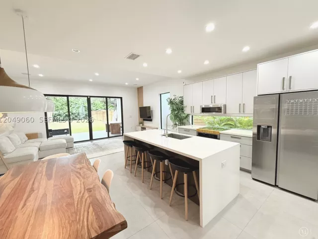 3-bedroom home for rent in Miami - 8871 SW 28th St - MondialRealty