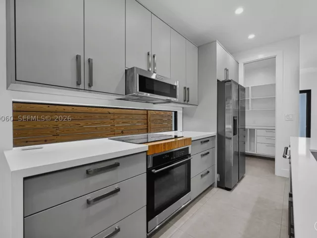 3-bedroom home for rent in Miami - 8871 SW 28th St - MondialRealty