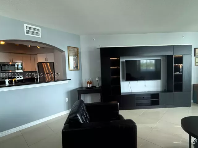 2-bedroom condo for rent in Surfside - 9201 Collins Ave 521 - MondialRealty