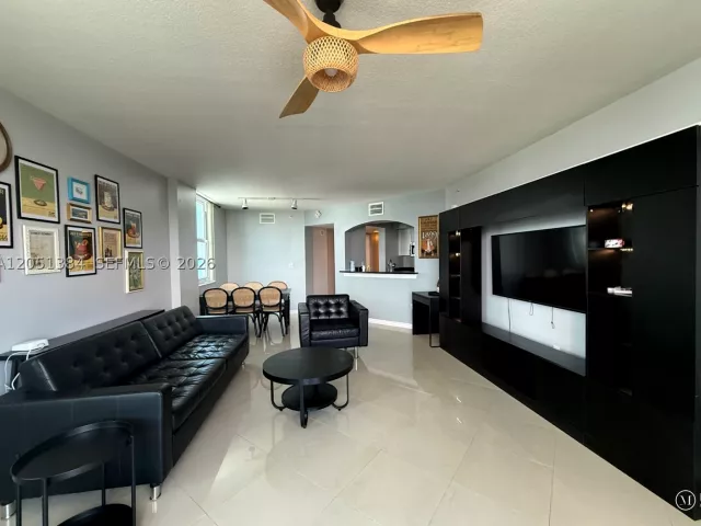 2-bedroom condo for rent in Surfside - 9201 Collins Ave 521 - MondialRealty