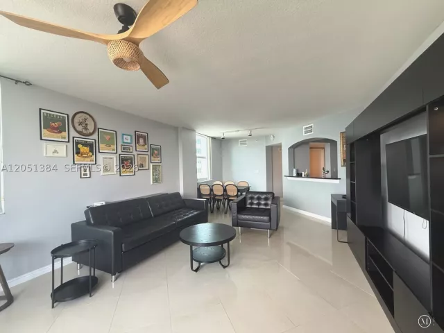 2-bedroom condo for rent in Surfside - 9201 Collins Ave 521 - MondialRealty