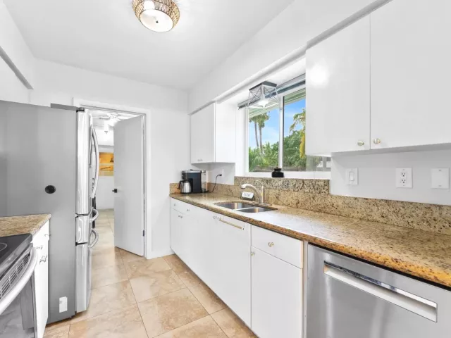 4-bedroom home for sale in Boca Raton - 1257 NW 5th Street - MondialRealty