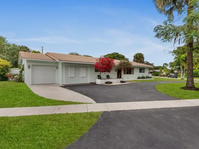 4-bedroom home for sale in Boca Raton - 1257 NW 5th Street - MondialRealty
