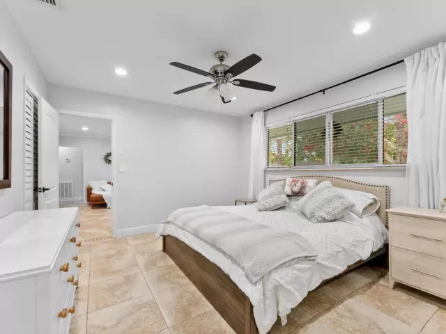 4-bedroom home for sale in Boca Raton - 1257 NW 5th Street - MondialRealty