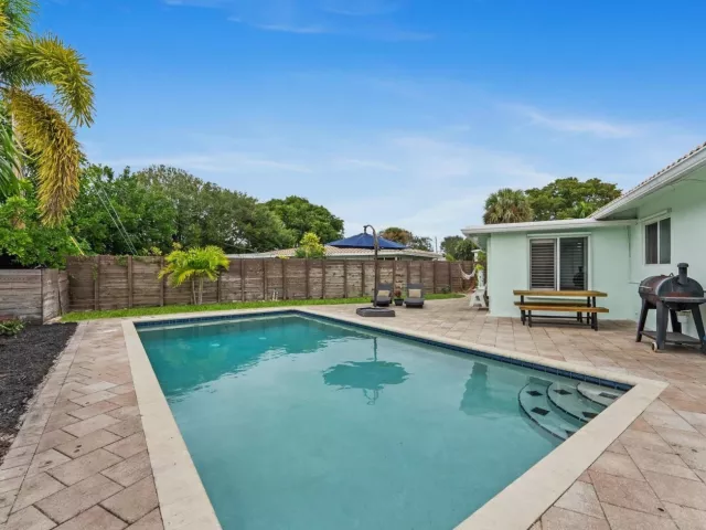 4-bedroom home for sale in Boca Raton - 1257 NW 5th Street - MondialRealty