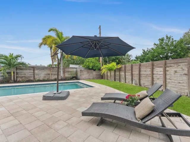 4-bedroom home for sale in Boca Raton - 1257 NW 5th Street - MondialRealty