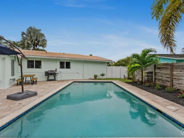 4-bedroom home for sale in Boca Raton - 1257 NW 5th Street - MondialRealty