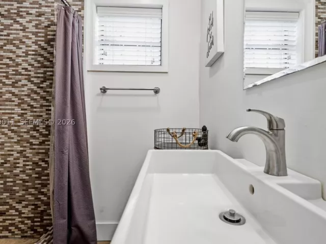 2-bedroom home for sale in Miami - 446 NE 64th St - MondialRealty