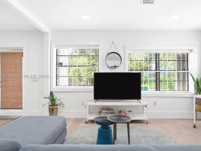 2-bedroom home for sale in Miami - 446 NE 64th St - MondialRealty