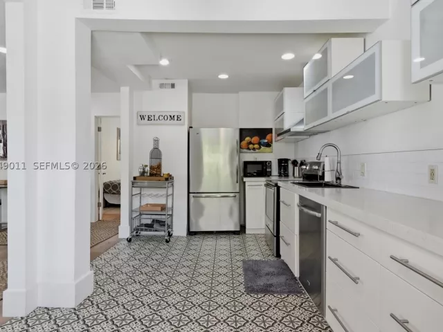 2-bedroom home for sale in Miami - 446 NE 64th St - MondialRealty