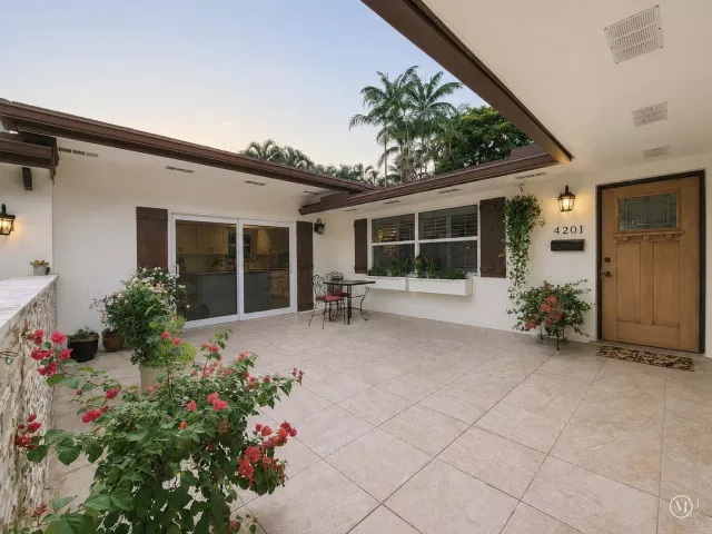 4-bedroom home for sale in Hollywood - 4201 Fillmore Street - MondialRealty