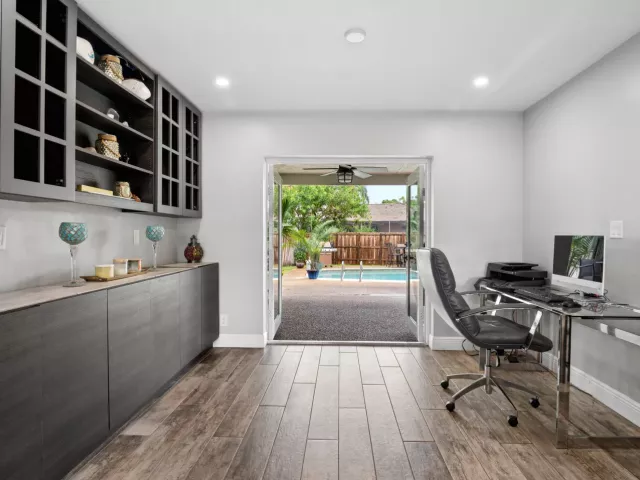 3-bedroom home for sale in Hollywood - 4601 W Hawthorne Circle - MondialRealty
