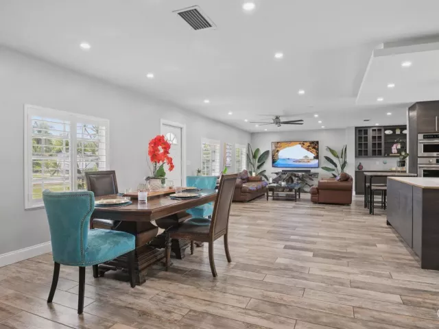 3-bedroom home for sale in Hollywood - 4601 W Hawthorne Circle - MondialRealty