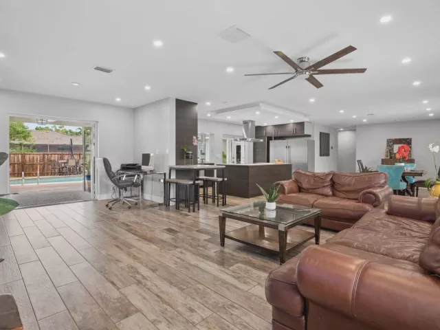 3-bedroom home for sale in Hollywood - 4601 W Hawthorne Circle - MondialRealty