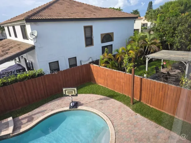 4-bedroom home for sale in Miami - 16453 SW 75th Ter - MondialRealty