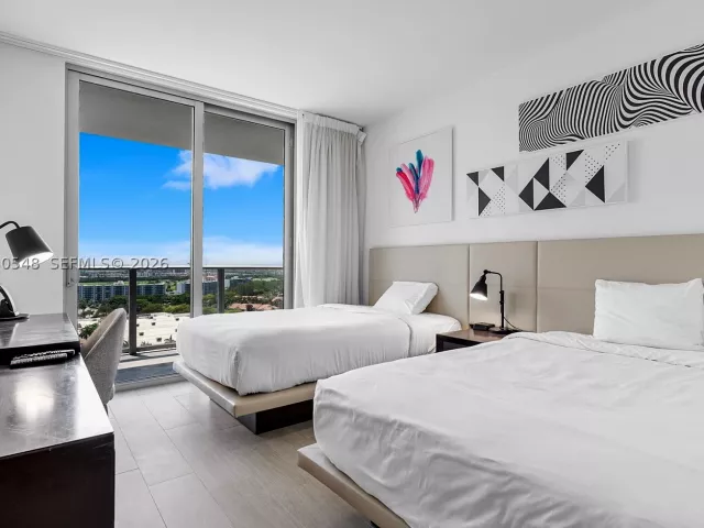 3-bedroom condo for sale in Hollywood - 4010 S Ocean Dr R1508 - MondialRealty