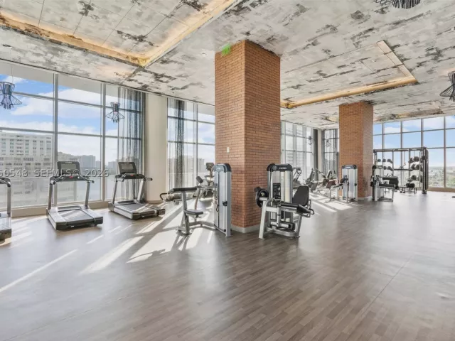 3-bedroom condo for sale in Hollywood - 4010 S Ocean Dr R1508 - MondialRealty