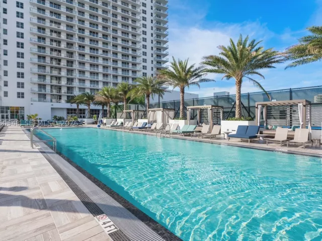 3-bedroom condo for sale in Hollywood - 4010 S Ocean Dr R1508 - MondialRealty