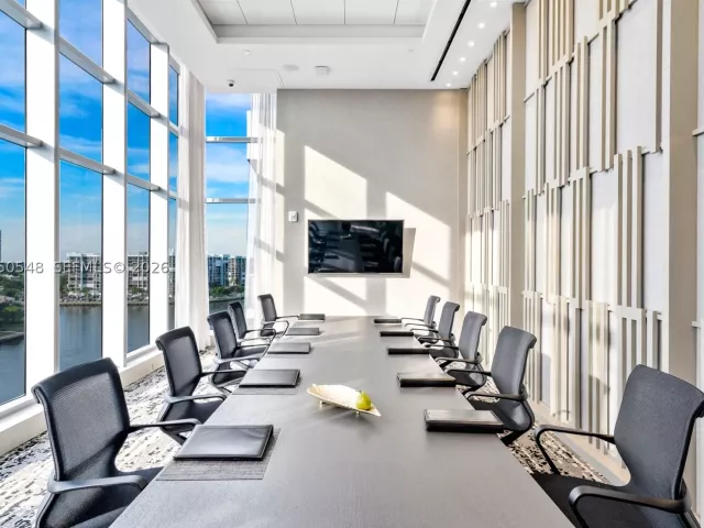 3-bedroom condo for sale in Hollywood - 4010 S Ocean Dr R1508 - MondialRealty