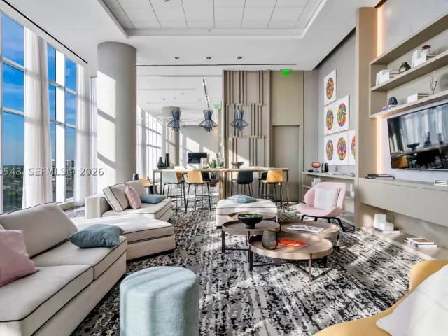 3-bedroom condo for sale in Hollywood - 4010 S Ocean Dr R1508 - MondialRealty