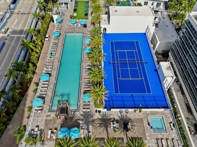 3-bedroom condo for sale in Hollywood - 4010 S Ocean Dr R1508 - MondialRealty