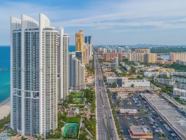 2-bedroom condo for rent in Sunny Isles Beach - 18201 Collins Ave 4209A - MondialRealty